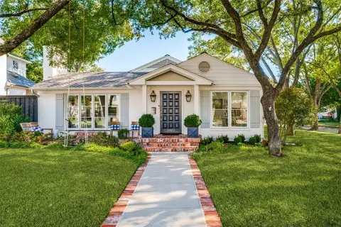 8302 Chadbourne Rd, Dallas, TX 75209