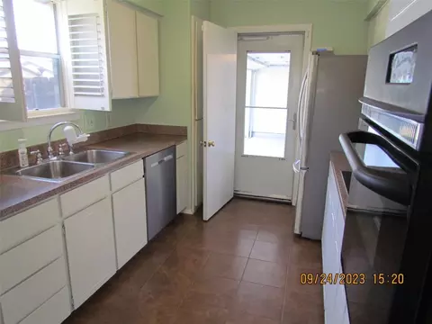 6600 Kitty Dr, Watauga, TX 76148