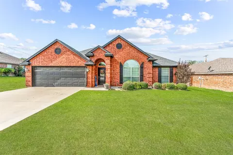 110 Spring Bouquet St, Stephenville, TX 76401