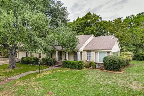 725 Rainbow Dr, Dallas, TX 75208