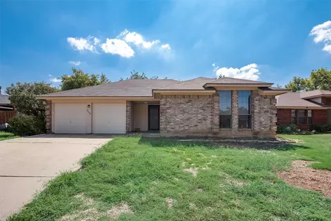 716 Running Creek Dr, Arlington, TX 76001