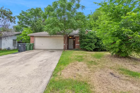 2703 Roberts Cir, Arlington, TX 76010