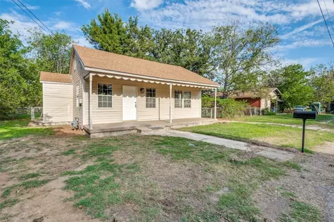 725 N Stephen Ave, Stephenville, TX 76401
