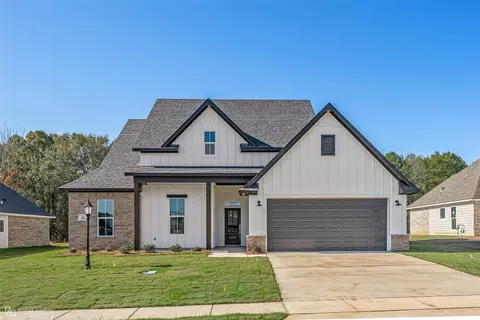 260 Woodcrest Dr, Stonewall, LA 71078