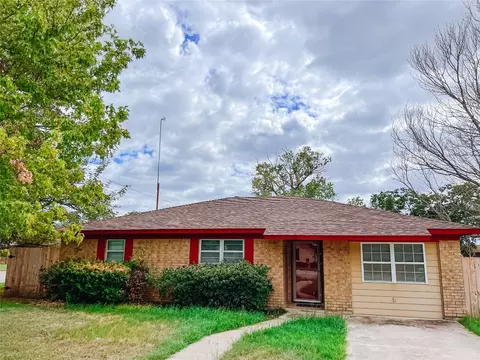 1009 Terrace Dr, Bangs, TX 76823 photo 2
