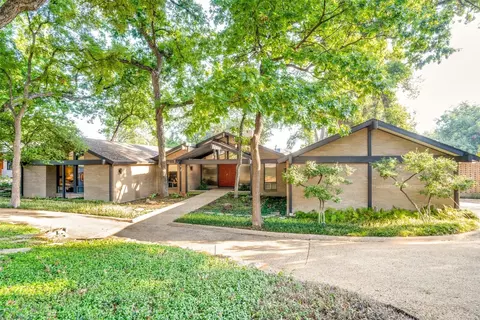 13958 Hughes Ln, Dallas, TX 75240