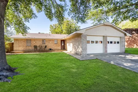 801 NE Park Dr NE, Mineral Wells, TX 76067