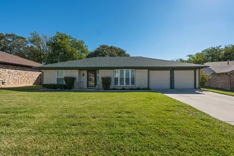 2412 Meadow Vw, Bedford, TX 76021