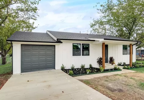 104 NW Front St, Edgewood, TX 75117