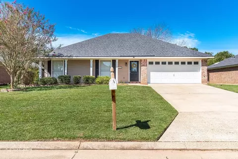 5127 Heatherton Dr, Bossier City, LA 71111