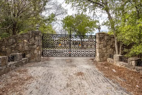 308 Cedar St, Glen Rose, TX 76043