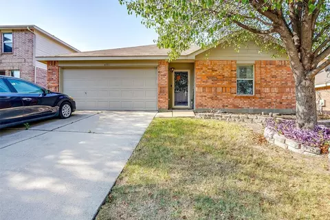4953 Creek Ridge Trl, Fort Worth, TX 76179