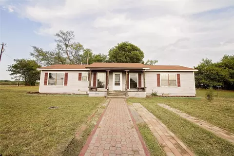 256 Chickenfield Rd, Whitewright, TX 75491