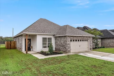 1928 Valdemar Pl, Bossier City, LA 71112