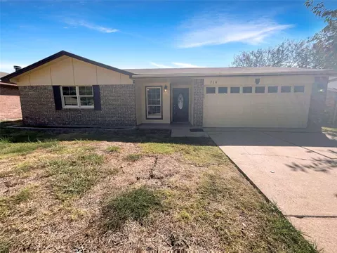 714 Darnel Dr, Mesquite, TX 75149