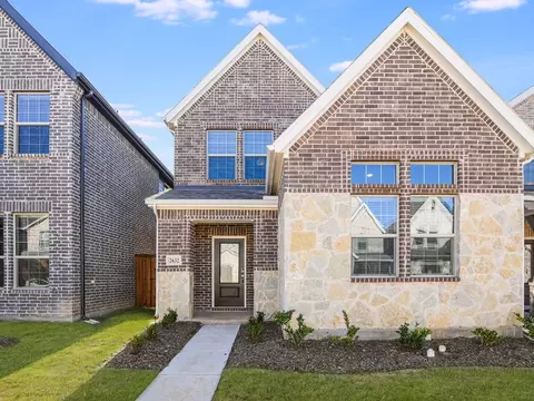 2632 Gateway Ave, Corinth, TX 76210