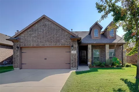 12808 Hidden Valley Ct, Fort Worth, TX 76177