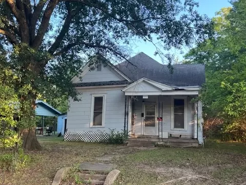 1336 W Kaufman St, Paris, TX 75460