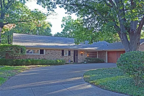 4429 Summercrest Ct, Fort Worth, TX 76109
