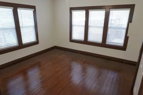 1302 Monroe St, Commerce, TX 75428 photo 4