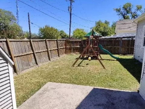 1302 Monroe St, Commerce, TX 75428 photo 13