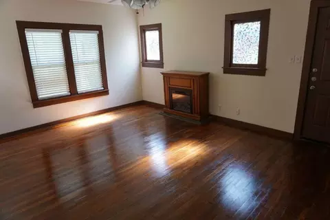 1302 Monroe St, Commerce, TX 75428 photo 2