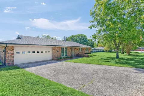 1012 Deleon St, Denison, TX 75020