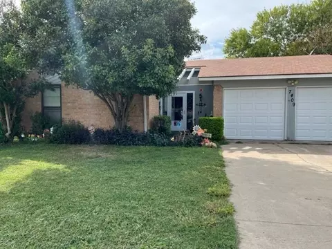 7409 Meadowdale Dr, Watauga, TX 76148