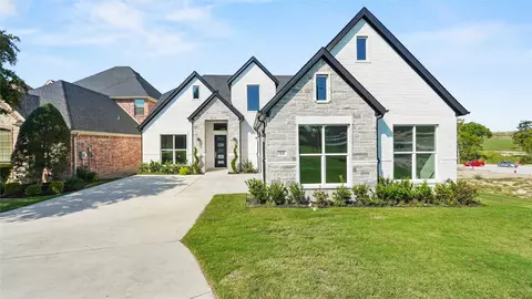 1832 Masters Dr, Desoto, TX 75115