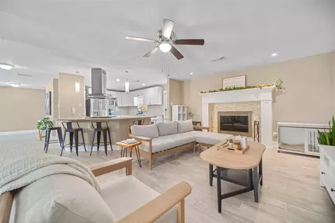 581 N Loop Dr, Cedar Hill, TX 75104