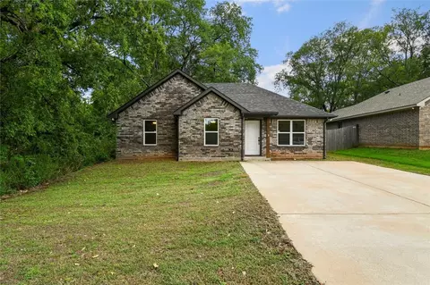 230 E Johnson St, Denison, TX 75021
