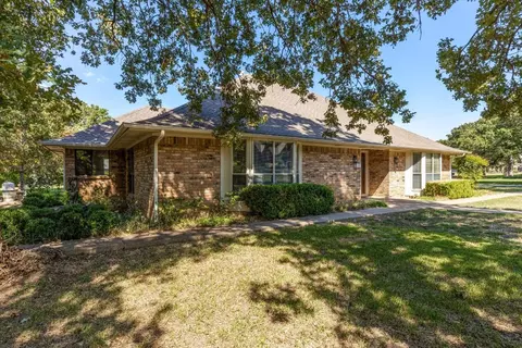 2101 Wanda Way, Arlington, TX 76001