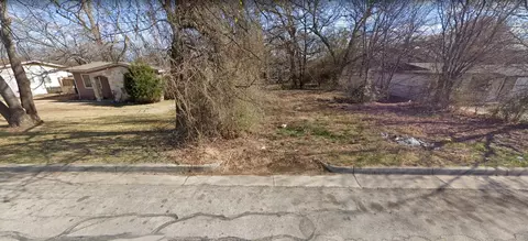 6309 Ava Court Dr, Fort Worth, TX 76112