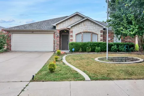 620 Kriston Dr, Azle, TX 76020
