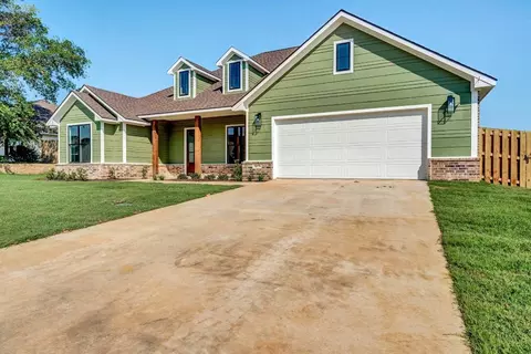 16213 Clearview Dr, Lindale, TX 75771