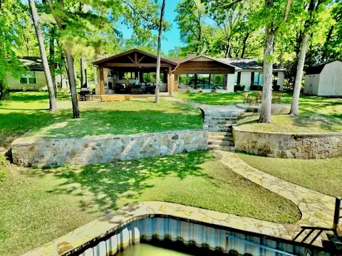 102 Lynne Cir, Mabank, TX 75156