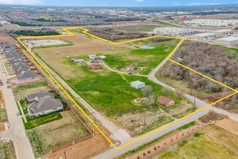 764 S Mitchell Rd, Mansfield, TX 76063