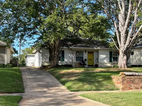 3866 Greenway Pl, Shreveport, LA 71105