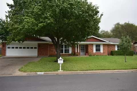 1416 Meadow Ln, Midlothian, TX 76065