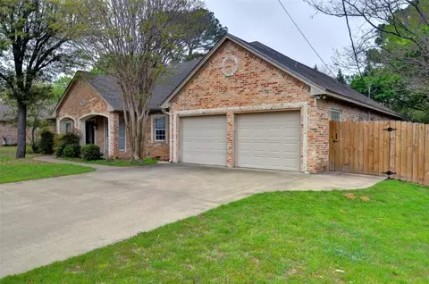 1206 3rd St, Granbury, TX 76048