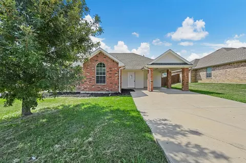 3203 S Cardinal St, Ennis, TX 75119