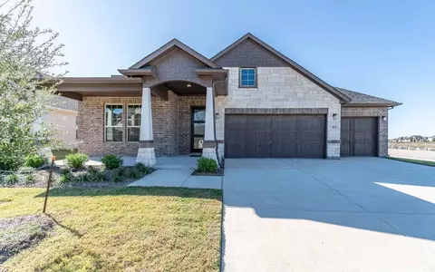 302 St Paul Ct, Heath, TX 75126