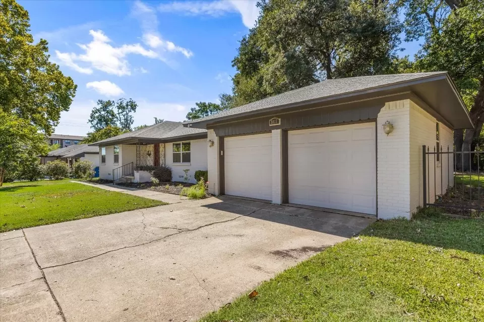  9417 Green Terrace Dr, Dallas, TX 75220 photo 5