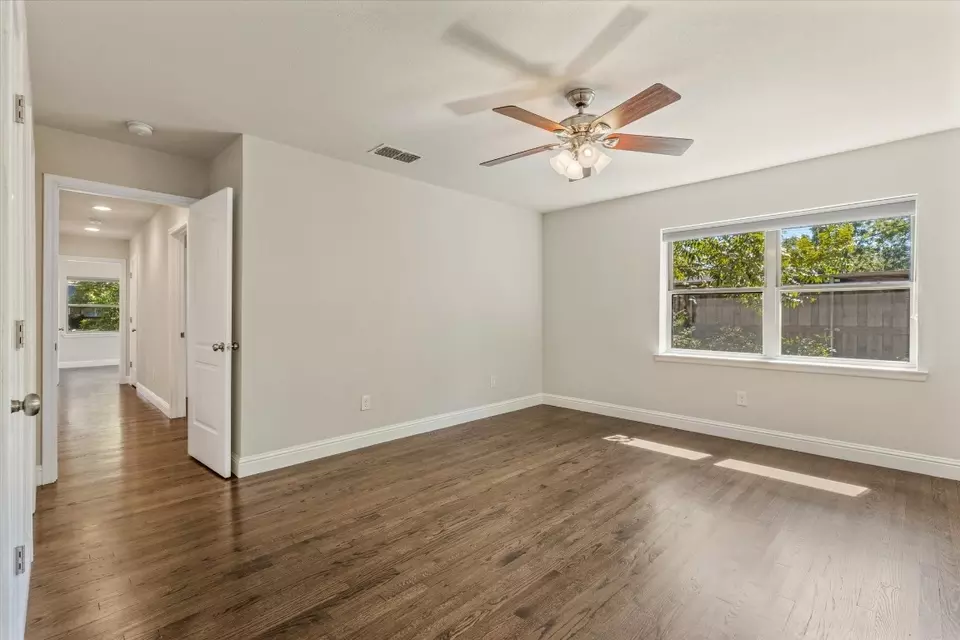  9417 Green Terrace Dr, Dallas, TX 75220 photo 30