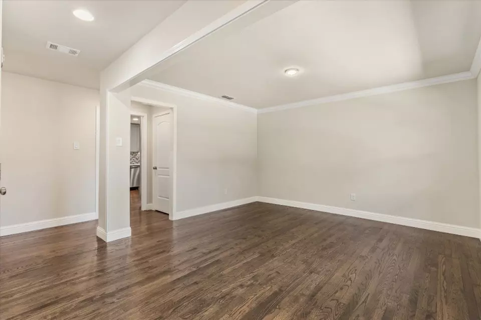  9417 Green Terrace Dr, Dallas, TX 75220 photo 8