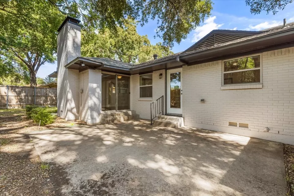  9417 Green Terrace Dr, Dallas, TX 75220 photo 35