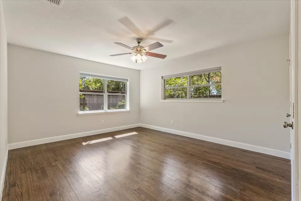  9417 Green Terrace Dr, Dallas, TX 75220 photo 29