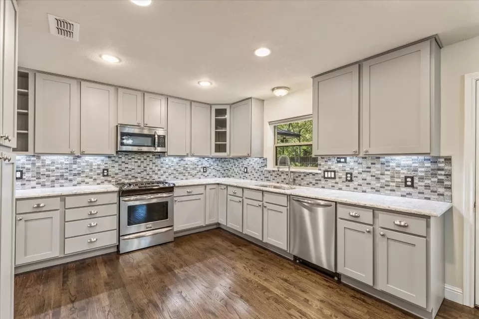  9417 Green Terrace Dr, Dallas, TX 75220 photo 10