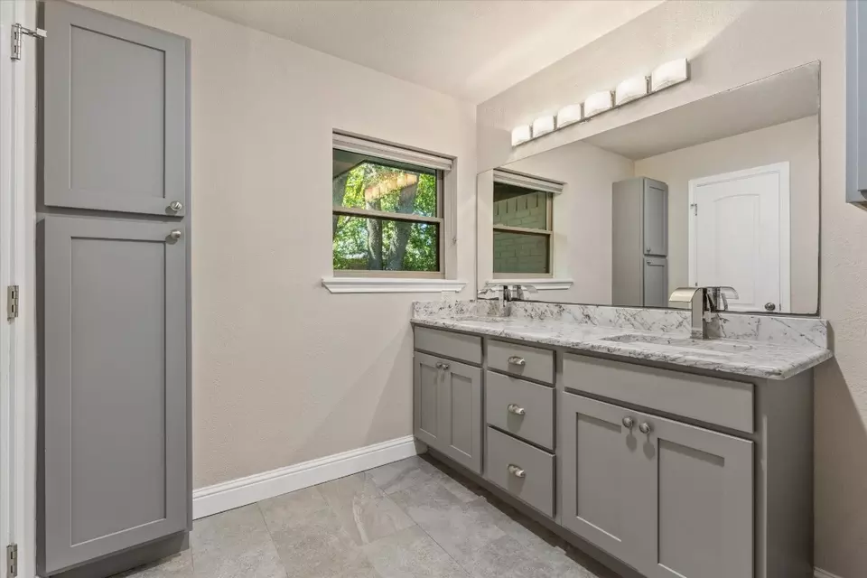  9417 Green Terrace Dr, Dallas, TX 75220 photo 33