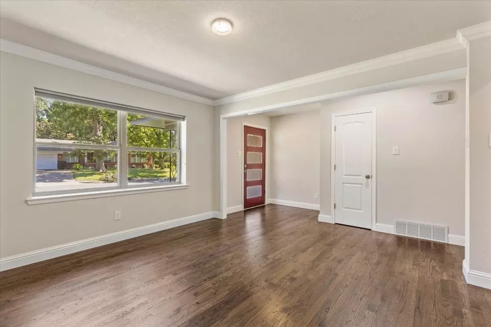  9417 Green Terrace Dr, Dallas, TX 75220 photo 9